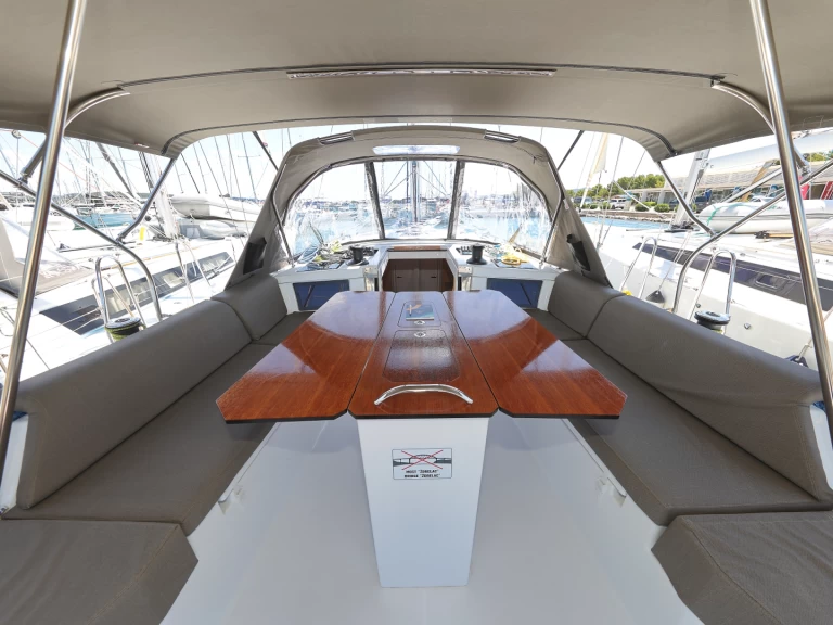 Ein Dufour Dufour 44 mieten in Primošten