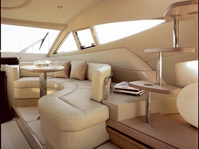 Motorboot mieten in Panaji - Ferretti Ferretti 550