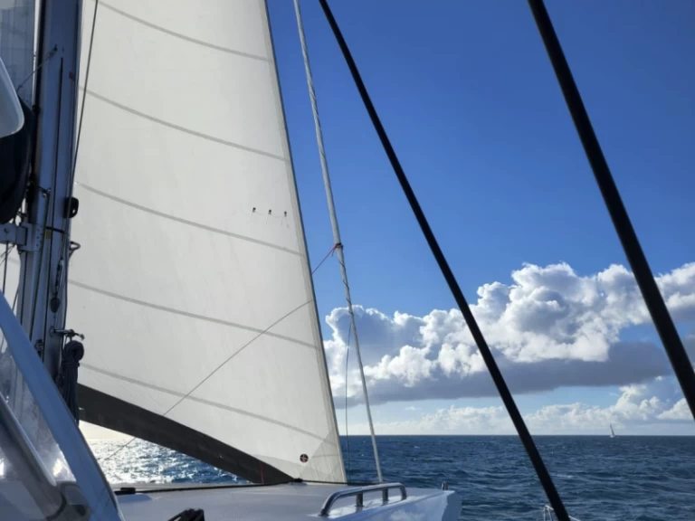 Leopard Leopard 50 mieten Phuket Yacht Haven Marina