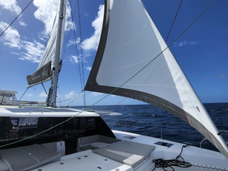 Ein Leopard Leopard 50 mieten in Phuket Yacht Haven Marina