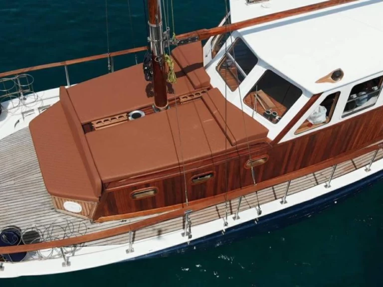 YachtCharter in Athen - Custom Made Wooden greek auf SamBoat