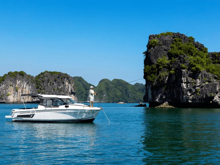 Ein Jeanneau Merry Fisher 795 mieten in Hạ Long