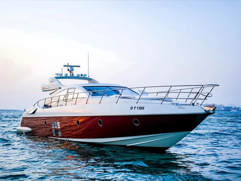 Vermietung Yacht Custom Made mit Führerschein