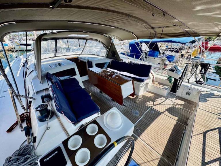 Ein Dufour Dufour 470 mieten in Golfo Aranci