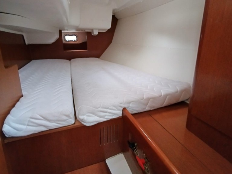 Segelboot mieten in Saint-Quay-Portrieux - Bénéteau Oceanis 37