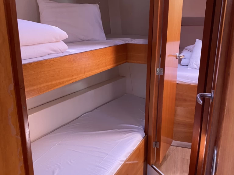 Ein Hanse Hanse 430e mieten in Pula