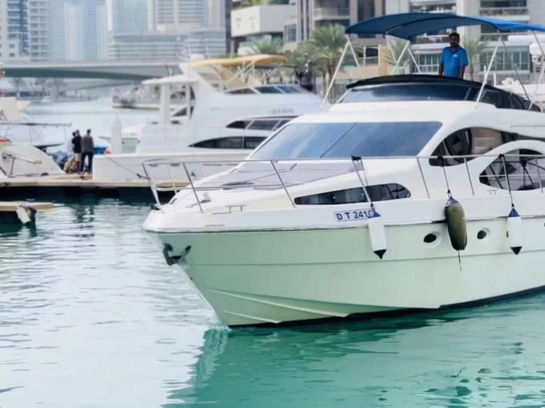 Vermietung Motorboot Azimut mit Führerschein