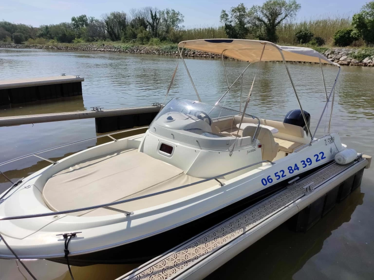 Jeanneau Cap Camarat 635 WA mieten Hyères