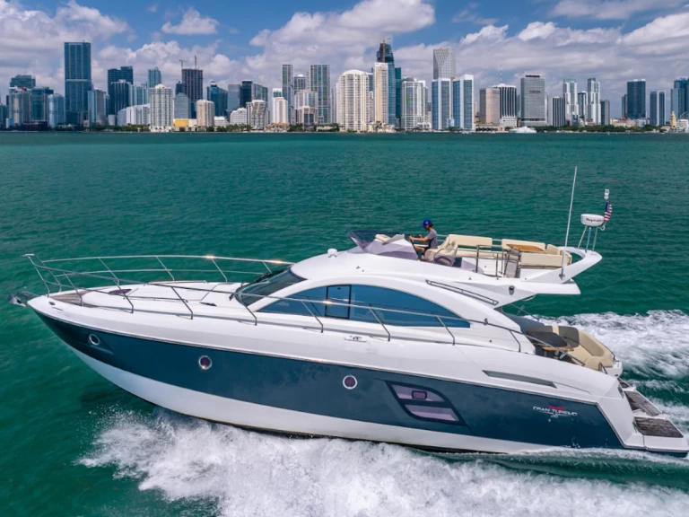 Vermietung Yacht Bénéteau mit Führerschein