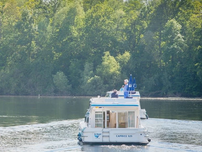 Vermietung Motorboot Le Boat mit Führerschein