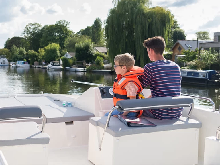 Motorboot mit oder ohne Skipper Le Boat mieten in Branges