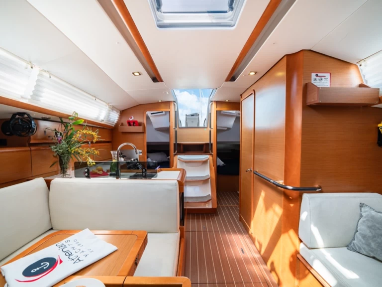 Segelboot mit oder ohne Skipper Jeanneau mieten in Lavrion