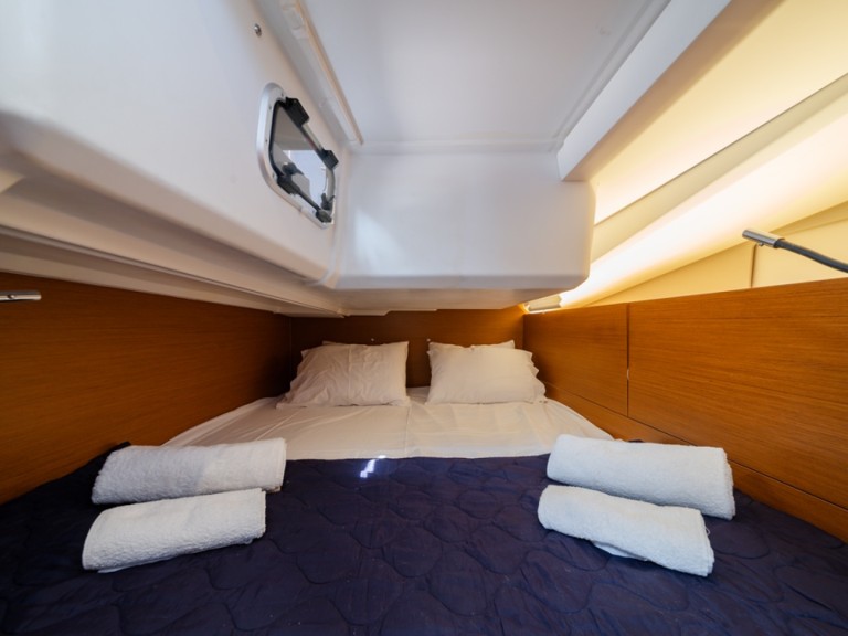 Ein Jeanneau Sun Odyssey 440 mieten in Lavrion