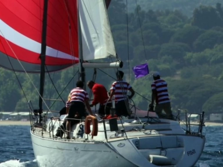 Ein Dufour Dufour 35 mieten in Saint-Tropez