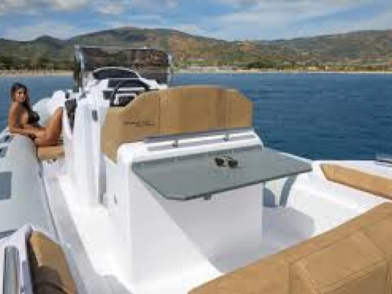 Bootsverleih Ranieri Cayman 23 Sport Arzon Samboat