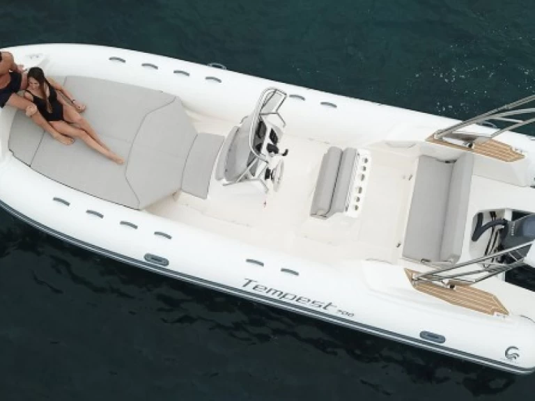 Motorboot mit oder ohne Skipper Capelli mieten in Arzon