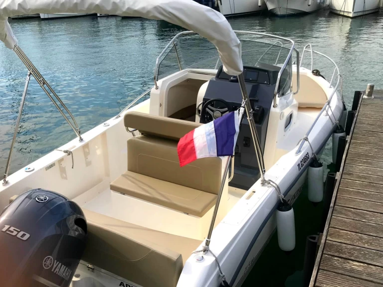 Motorboot mit oder ohne Skipper Capelli mieten in Arzon