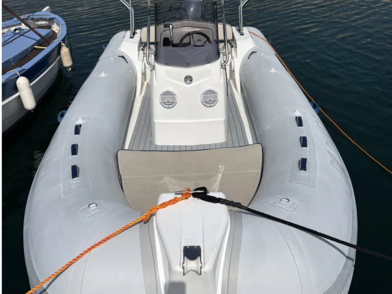 Vermietung Schlauchboot Capelli mit Führerschein