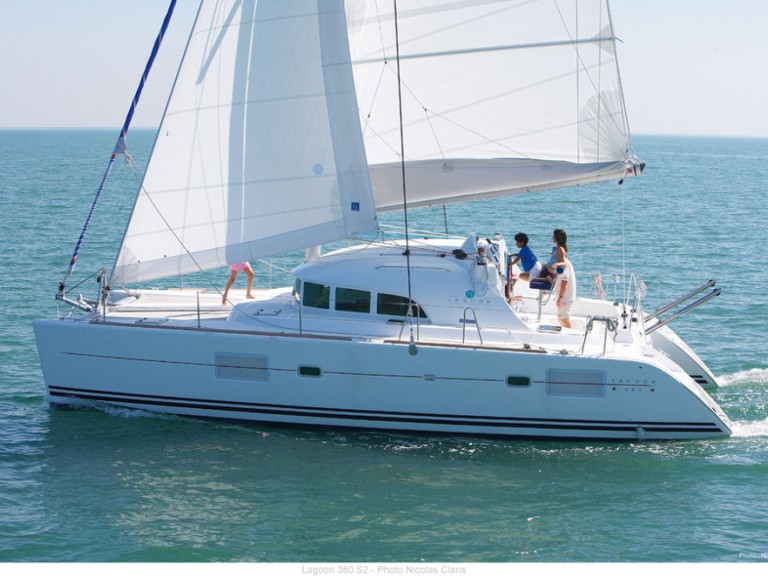 Katamaran mit oder ohne Skipper Bénéteau mieten in Pointe-à-Pitre