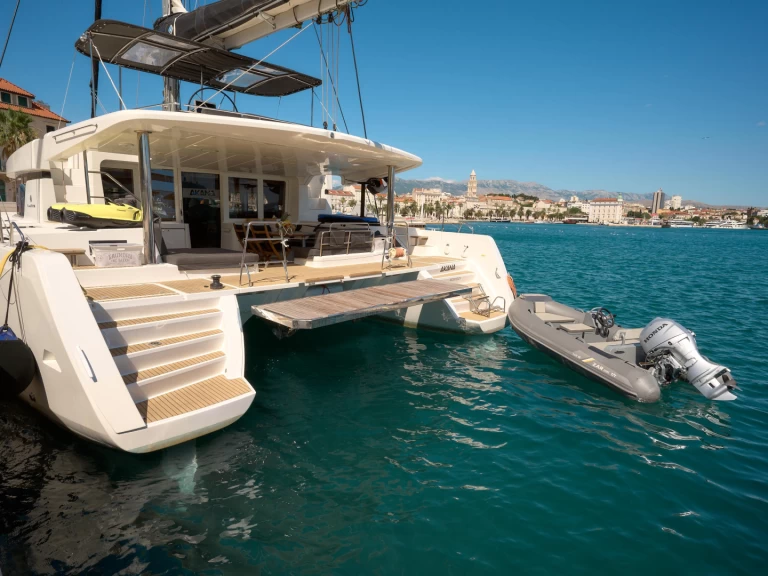 Katamaran mit oder ohne Skipper Bénéteau mieten in Bonifacio