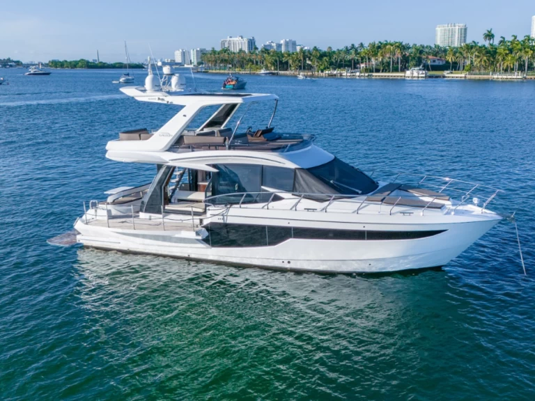 YachtCharter in Miami Beach - Galeon Galeon 500 Fly auf SamBoat