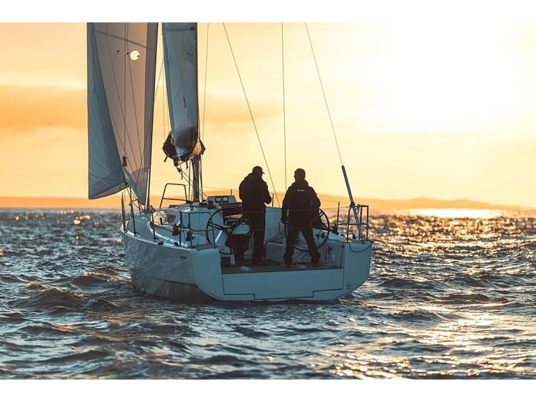 Segelboot mit oder ohne Skipper Elan mieten in Vigo