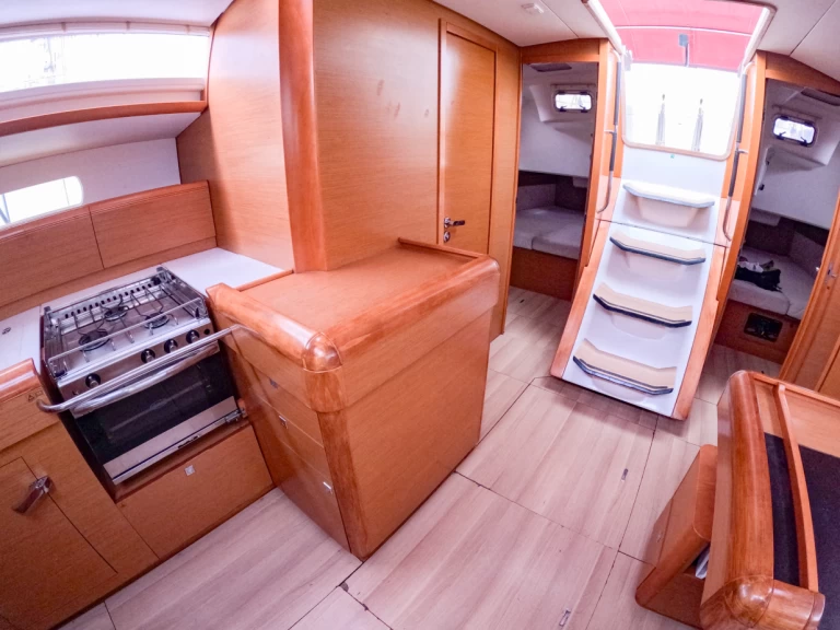 Ein Jeanneau Sun Odyssey 519 mieten in San Miguel De Abona