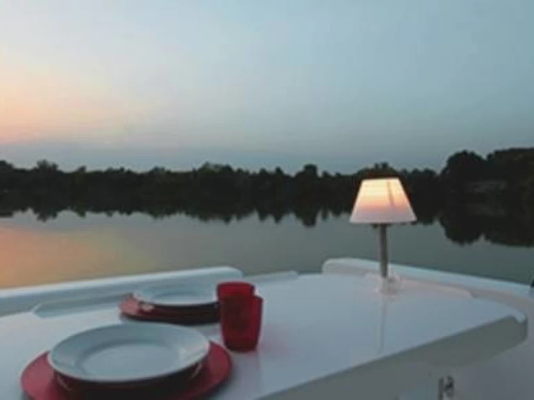 Bootsverleih Le Boat Minuetto Casale sul Sile Samboat