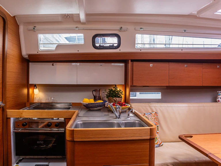 Ein Dufour Dufour 360 Grand Large 2.20 draft mieten in Furnari