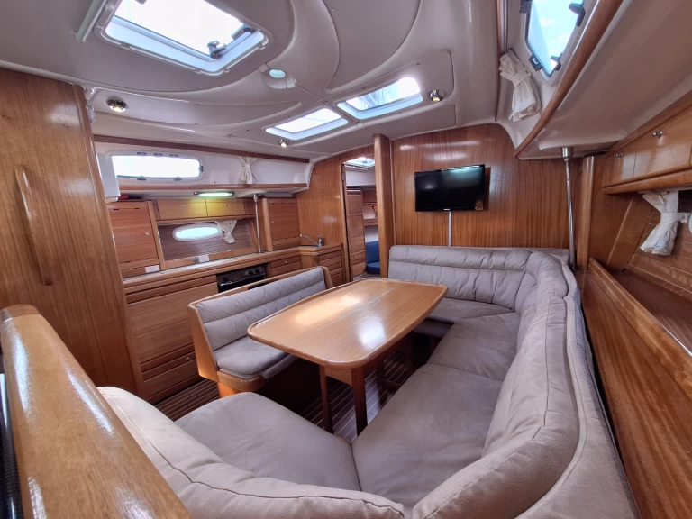 Bootsverleih Bavaria Bavaria 39 Cruiser Hjellestad Samboat