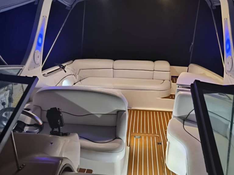 Motorboot mit oder ohne Skipper Chaparall  mieten in Terracina