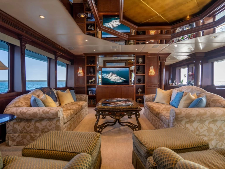 Ein Trinity RELENTLESS mieten in St. Martin