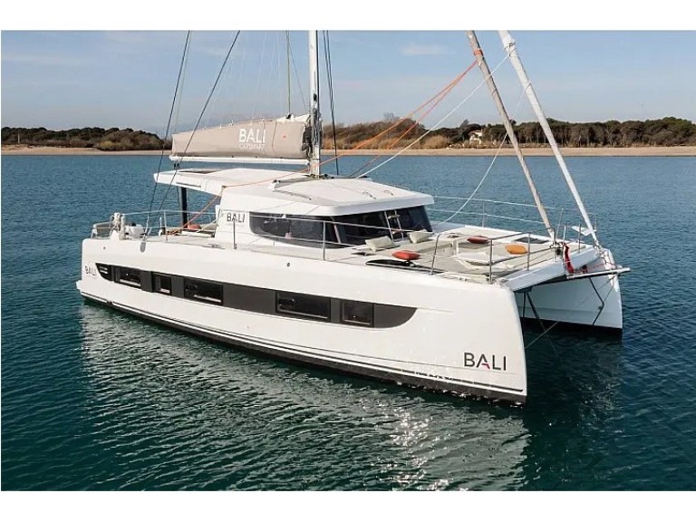 Katamaran mit oder ohne Skipper Bali Catamarans mieten in Procida