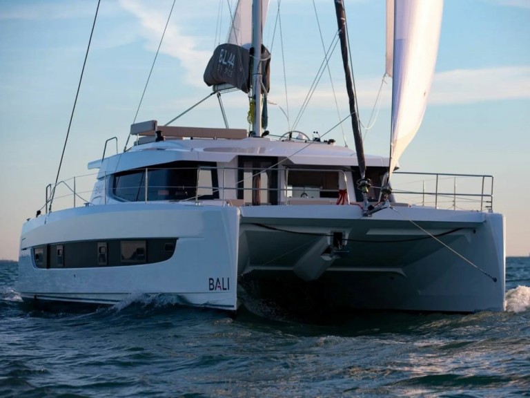 Katamaran mit oder ohne Skipper Bali Catamarans mieten in Sant Antoni de Portmany