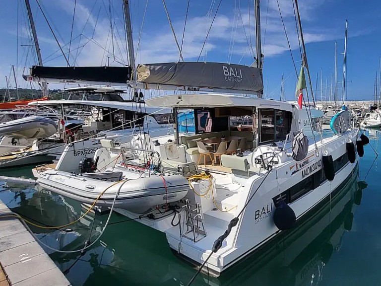 Katamaran mieten in Procida zum besten Preis