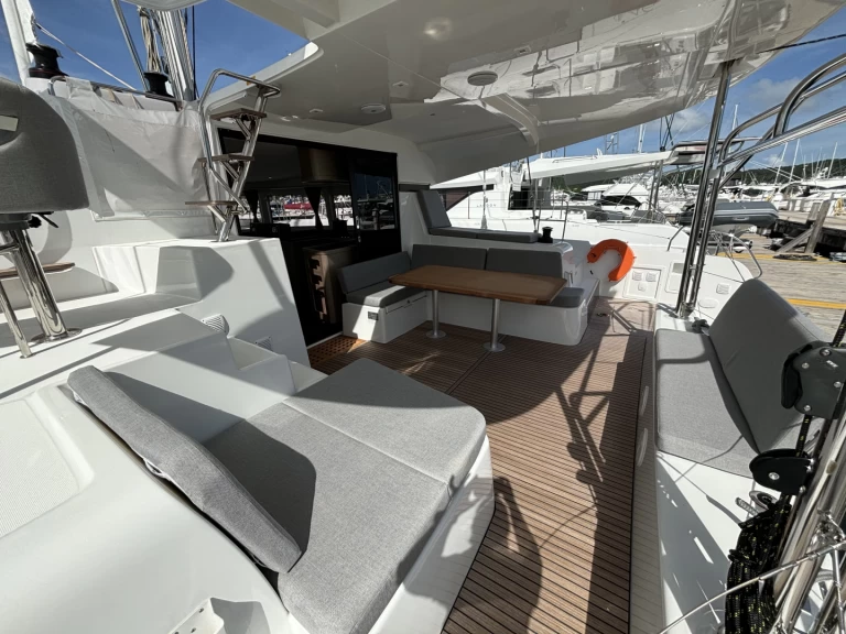 Bootsverleih Lagoon Lagoon 42 Playa Sardinera Samboat