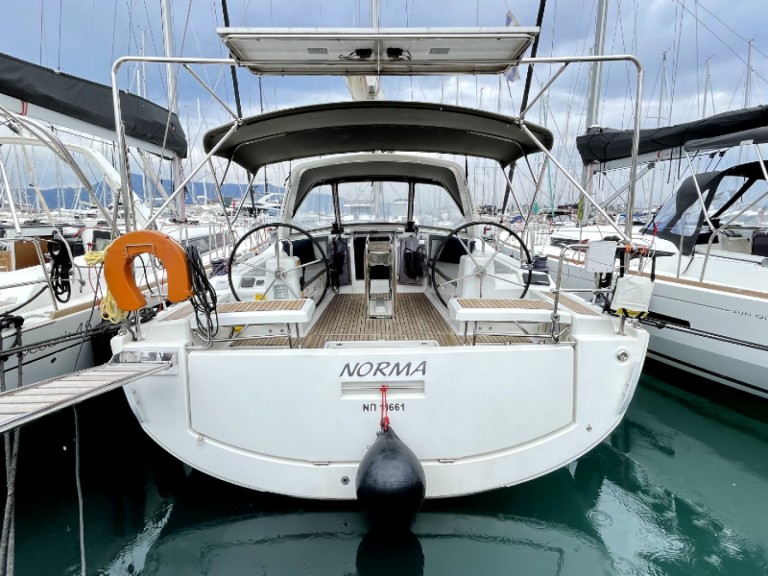 YachtCharter in Álimos - Bénéteau Oceanis 41.1 auf SamBoat