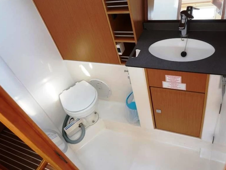 YachtCharter in Álimos - Bavaria Cruiser 41 auf SamBoat