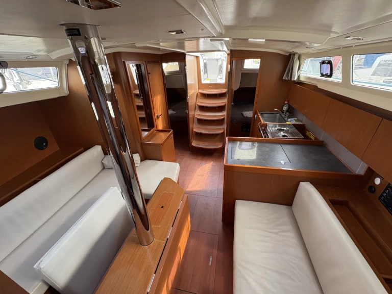 YachtCharter in San Miguel De Abona - Bénéteau Oceanis 41.1 auf SamBoat