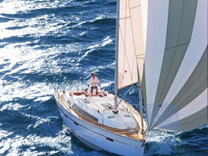 Ein Bavaria Cruiser 41 mieten in Álimos