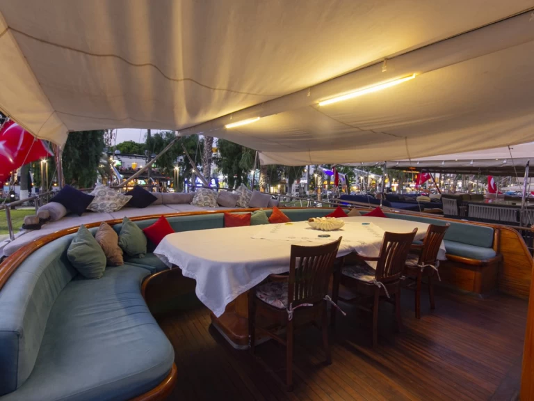 Custom Made Serenad mieten Bodrum