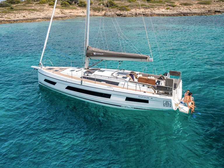 Segelboot mit oder ohne Skipper Dufour mieten in Gouviá