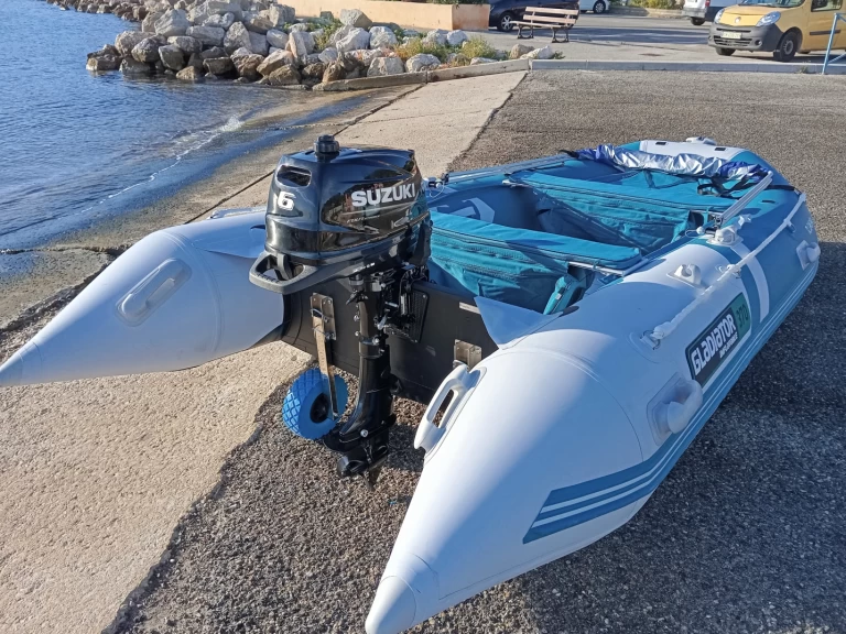 Motorboot mit oder ohne Skipper Gladiator mieten in Frankreich