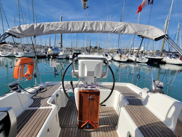 YachtCharter in Saint-Quay-Portrieux - Bénéteau Oceanis 31 Dl auf SamBoat