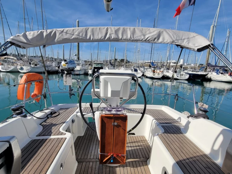 YachtCharter in Saint-Quay-Portrieux - Bénéteau Oceanis 31 Dl auf SamBoat