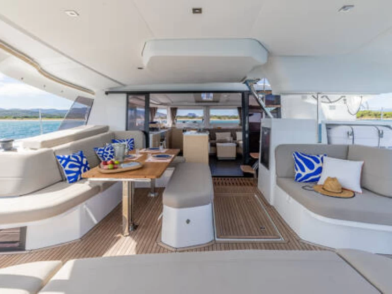 Ein Fountaine Pajot Fountain Pajot FP 44 mieten in Paros (Insel)