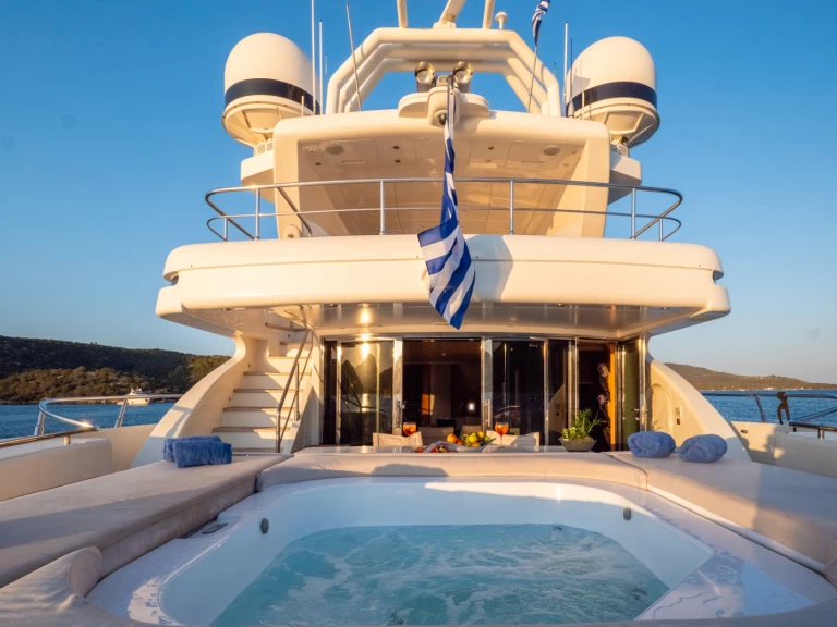 Ein ISA, RODRIGUEZ GROUP ITALY 133 mieten in Flisvos Marina