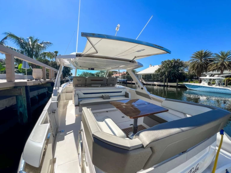 Yacht mit oder ohne Skipper Tiara mieten in Palm Beach