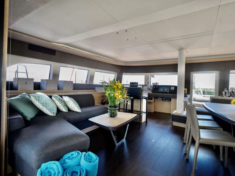 YachtCharter in Barcelona - Lagoon Lagoon Sixty5 2025 auf SamBoat