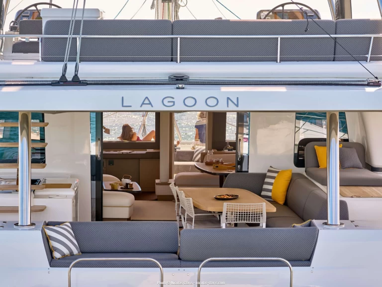 Yacht mieten in Barcelona - Lagoon Lagoon Sixty5 2025